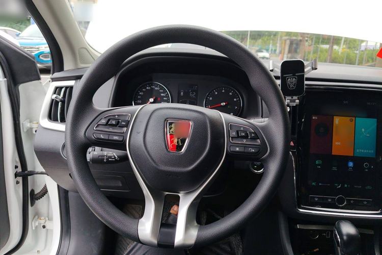 Used Roewe i6 2019 PLUS 20T TST 4G Connected Flagship Superb Edition Steering Wheel