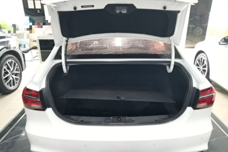 Used Roewe i6 2019 PLUS 1.6L CVT 4G Connected Luxury Deluxe Edition Trunk