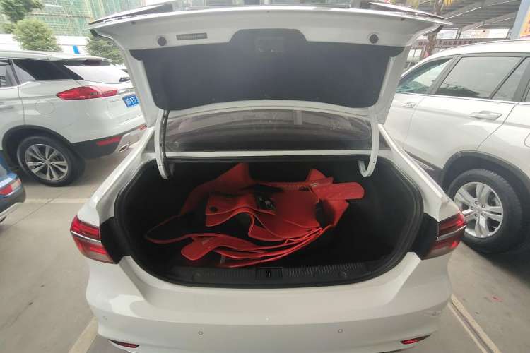 Used Roewe i6 2019 PLUS 1.6L CVT 4G Connected Luxury Deluxe Edition Trunk