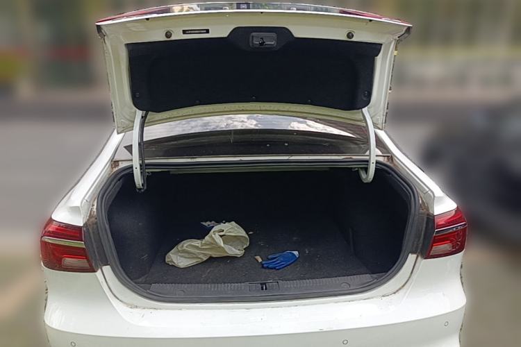 Used Roewe i6 2019 PLUS 1.6L CVT 4G Connected Flagship Deluxe Edition Trunk