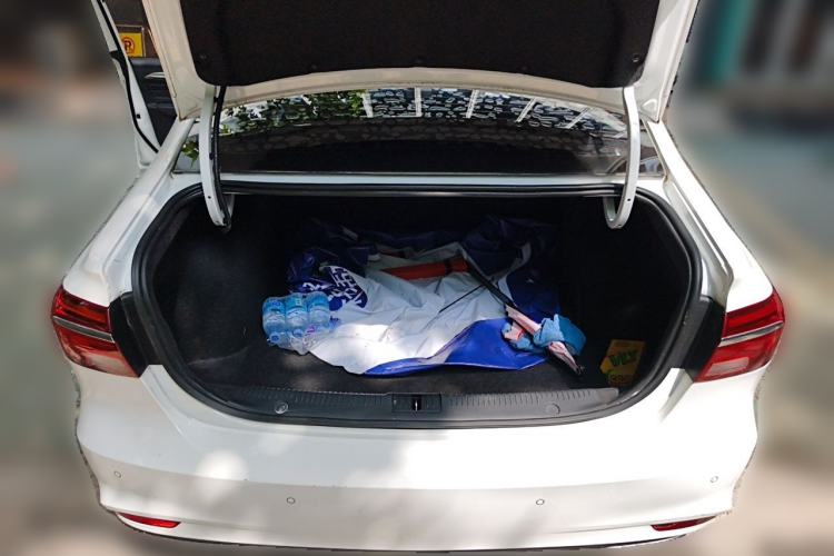 Used Roewe i6 2019 PLUS 20T TST 4G Connected Flagship Superb Edition Trunk