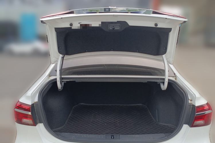 Used Roewe i6 2019 PLUS 1.6L CVT 4G Connected Flagship Deluxe Edition Trunk