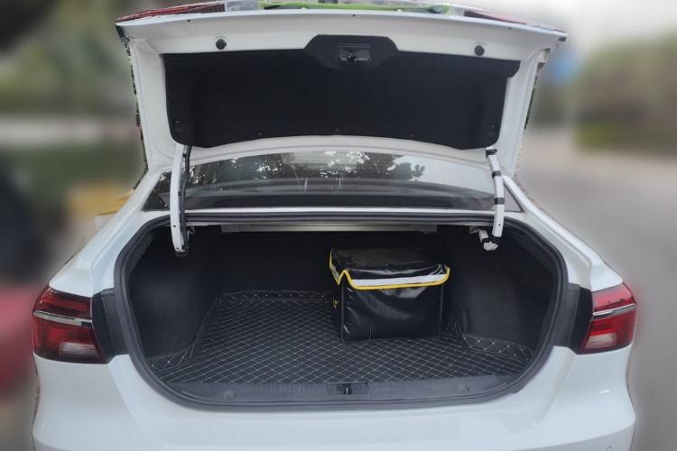 Used Roewe i6 2019 PLUS 1.6L CVT 4G Connected Flagship Deluxe Edition Trunk