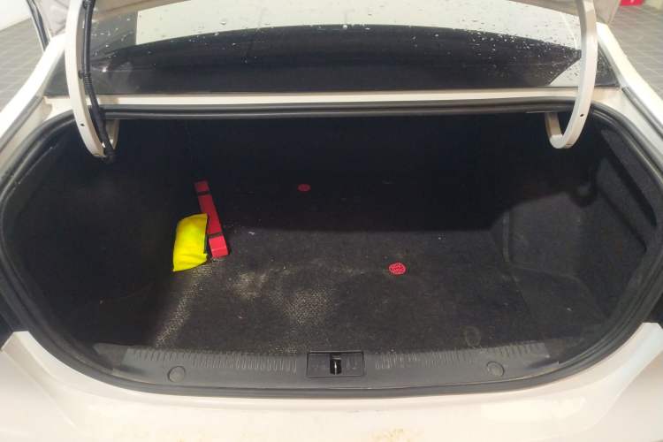 Used Roewe i6 2019 PLUS 1.6L CVT 4G Connected Flagship Deluxe Edition Trunk