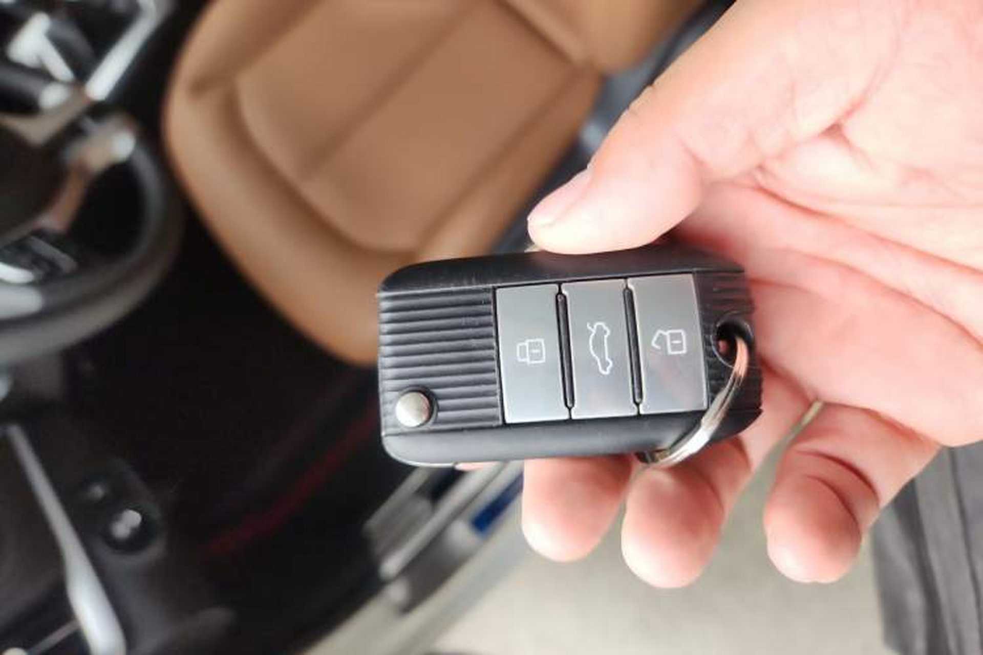 Used Roewe i6 2019 PLUS 1.6L Manual 4G Connected Deluxe Top-Tier Version Vehicle Key