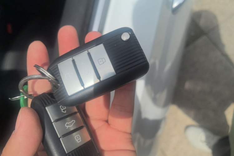 Used Roewe i6 2019 PLUS 1.6L CVT 4G Connected Flagship Deluxe Edition Vehicle Key