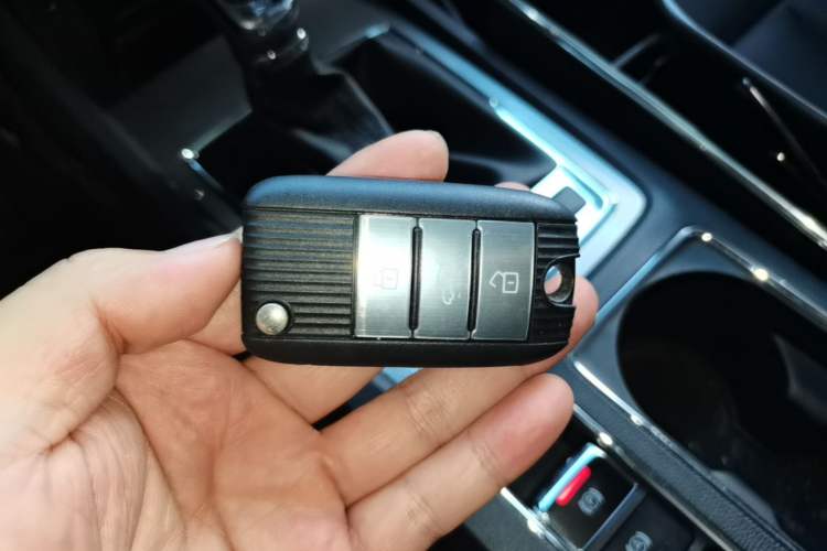 Used Roewe i6 2019 PLUS 1.6L CVT 4G Connected Flagship Deluxe Edition Vehicle Key