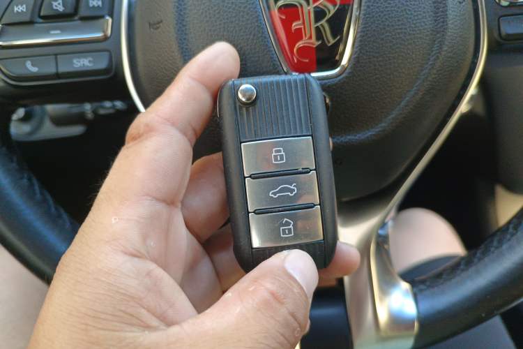 Used Roewe i6 2019 PLUS 20T TST 4G Connected Flagship Superb Edition Vehicle Key