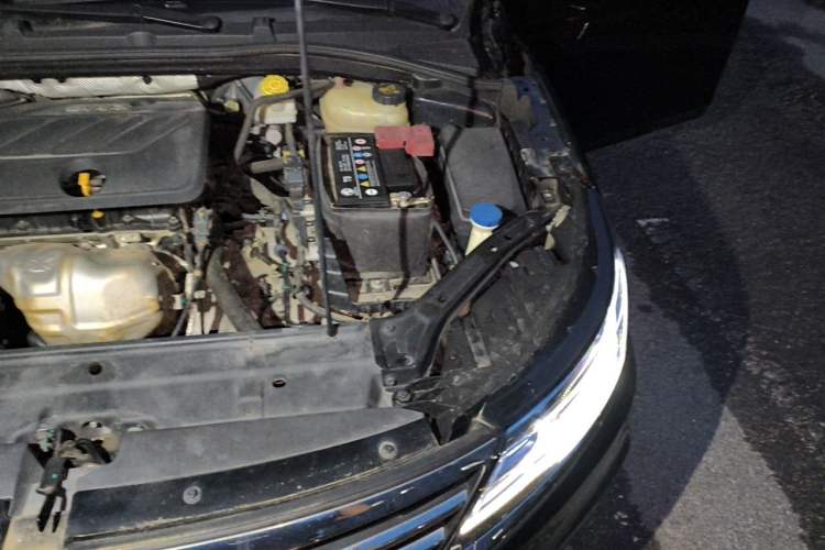 Used Roewe i6 2020 PLUS 1.6L CVT 4G Connected Glory Flagship Edition Engine Bay Left