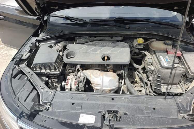 Used Roewe i6 2020 PLUS 1.6L CVT 4G Connected Glory Flagship Edition Engine Bay Right