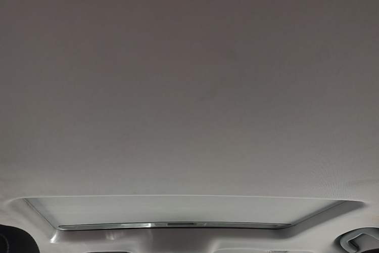 Used Roewe i6 2020 PLUS 1.6L CVT 4G Connected Glory Flagship Edition Headliner