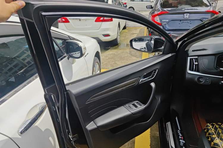 Used Roewe i6 2020 PLUS 1.6L CVT 4G Connected Glory Flagship Edition Left Front Door Interior