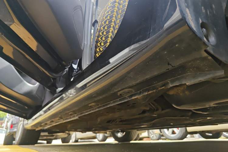 Used Roewe i6 2020 PLUS 1.6L CVT 4G Connected Glory Flagship Edition Left Side Sill