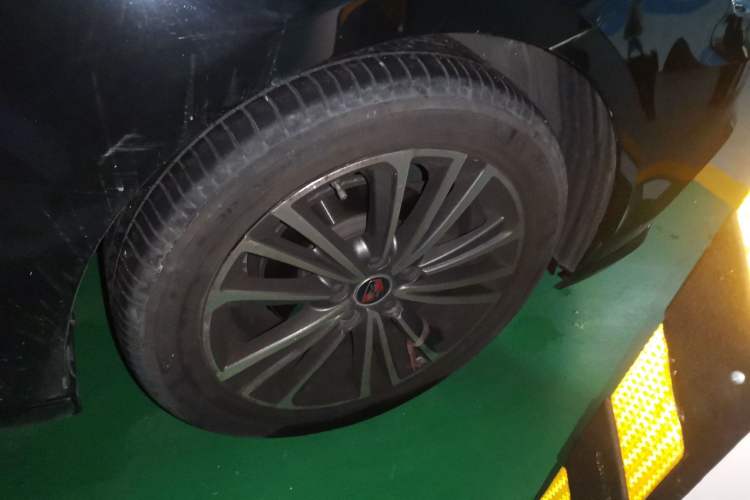 Used Roewe i6 2020 PLUS 1.6L CVT 4G Connected Glory Flagship Edition Right Front Wheel Hub
