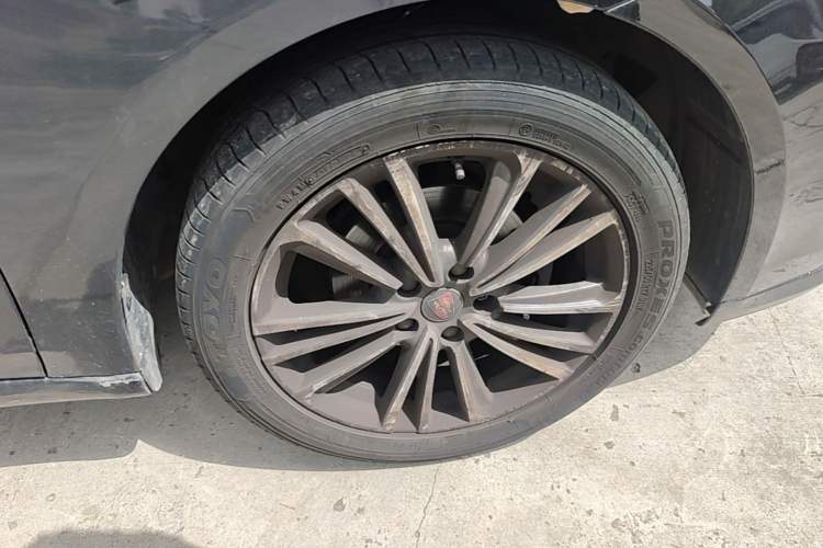 Used Roewe i6 2020 PLUS 1.6L CVT 4G Connected Glory Flagship Edition Right Front Wheel Hub