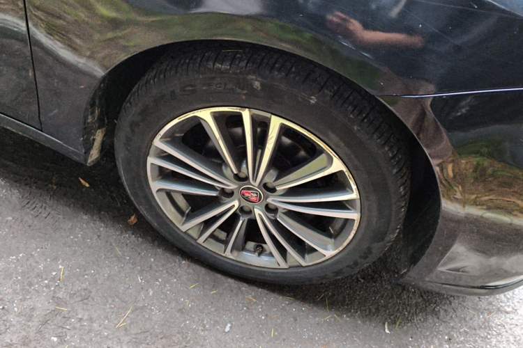 Used Roewe i6 2020 PLUS 1.6L CVT 4G Connected Glory Flagship Edition Right Front Wheel Hub