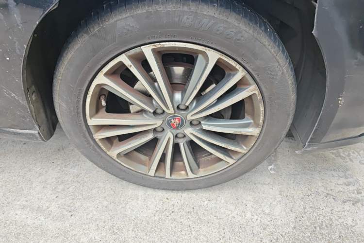 Used Roewe i6 2020 PLUS 1.6L CVT 4G Connected Glory Flagship Edition Right Front Wheel Hub