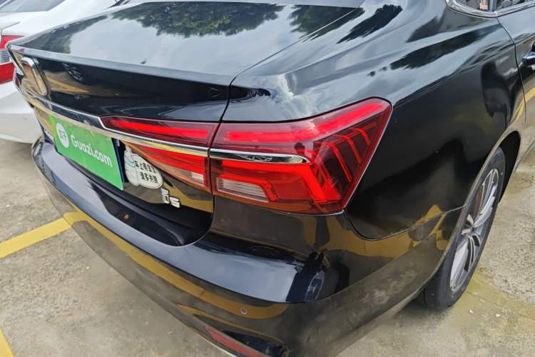 Used Roewe i6 2020 PLUS 1.6L CVT 4G Connected Glory Flagship Edition Right Rear Taillight