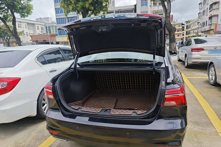 Used Roewe i6 2020 PLUS 1.6L CVT 4G Connected Glory Flagship Edition Trunk