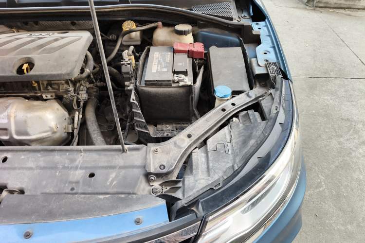 Used Roewe i6 2020 PLUS 1.6L CVT 4G Connected Glory Flagship Edition Engine Bay Left