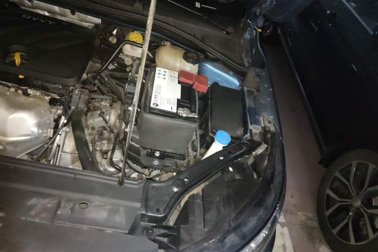 Used Roewe i6 2020 PLUS 1.6L CVT 4G Connected Glory Holographic Edition Engine Bay Left