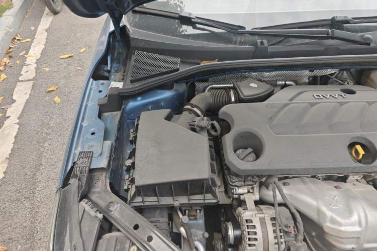 Used Roewe i6 2020 PLUS 1.6L CVT 4G Connected Glory Flagship Edition Engine Bay Right
