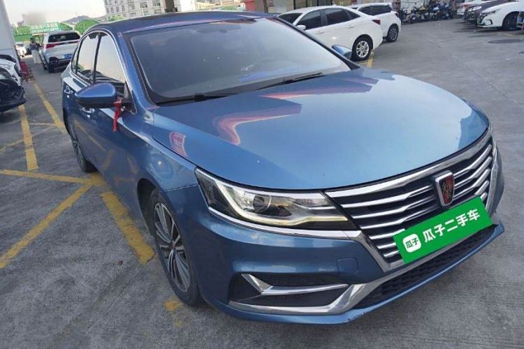 Used Roewe i6 2020 PLUS 20T TST 4G Connected Glory Flagship Edition Front Right 45 Deg