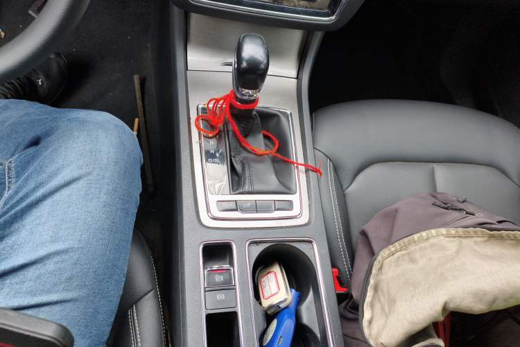 Used Roewe i6 2020 PLUS 1.6L CVT 4G Connected Glory Flagship Edition Gear Lever