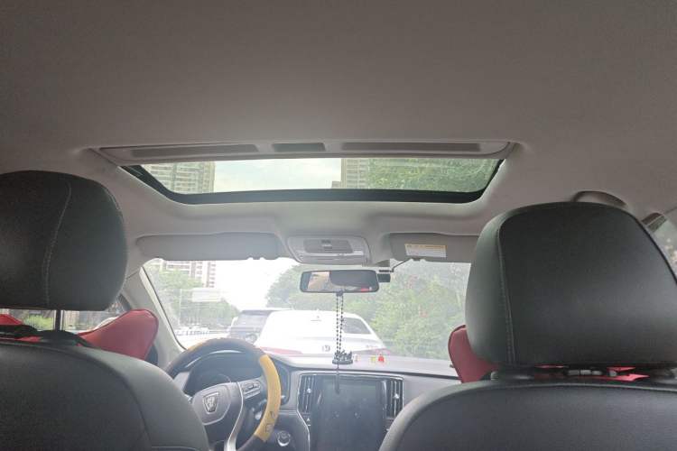 Used Roewe i6 2020 PLUS 1.6L CVT 4G Connected Glory Flagship Edition Headliner