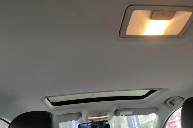Used Roewe i6 2020 PLUS 1.6L CVT 4G Connected Glory Flagship Edition Headliner