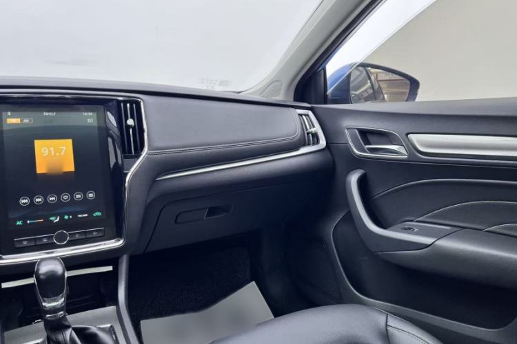 Used Roewe i6 2020 PLUS 1.6L CVT 4G Connected Glory Flagship Edition Interior 10
