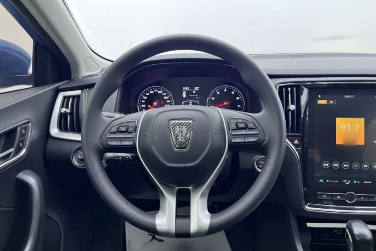Used Roewe i6 2020 PLUS 1.6L CVT 4G Connected Glory Flagship Edition Interior 11