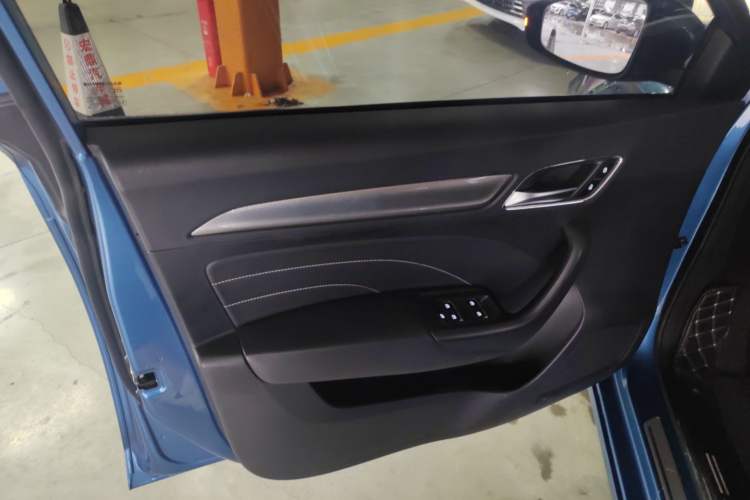 Used Roewe i6 2020 PLUS 1.6L CVT 4G Connected Glory Flagship Edition Left Front Door Interior