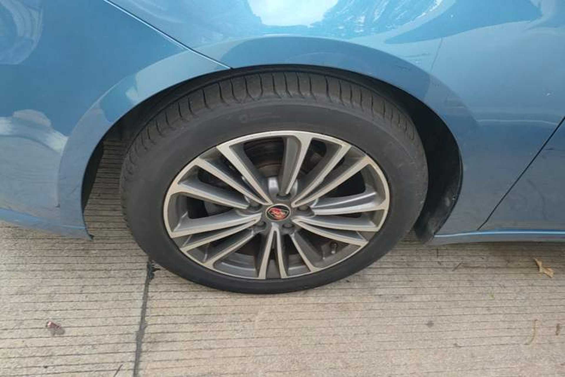 Used Roewe i6 2020 PLUS 1.6L CVT 4G Connected Glory Flagship Edition Left Front Wheel Hub