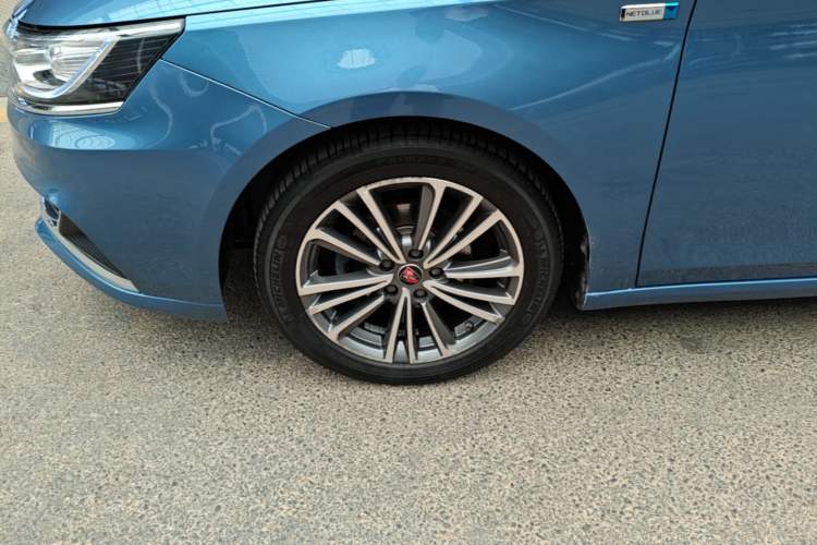 Used Roewe i6 2020 PLUS 1.6L CVT 4G Connected Glory Flagship Edition Left Front Wheel Hub