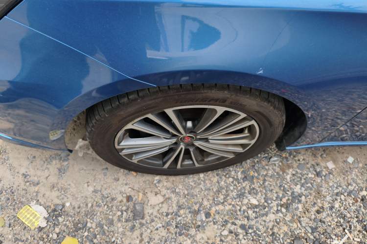 Used Roewe i6 2020 PLUS 1.6L CVT 4G Connected Glory Flagship Edition Left Front Wheel Hub