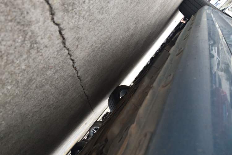 Used Roewe i6 2020 PLUS 20T TST 4G Connected Glory Flagship Edition Left Side Sill