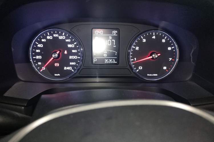 Used Roewe i6 2020 PLUS 1.6L CVT 4G Connected Glory Holographic Edition Odometer Close Up