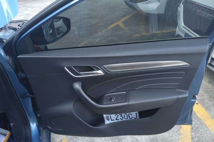 Used Roewe i6 2020 PLUS 20T TST 4G Connected Glory Flagship Edition Right Front Door Interior
