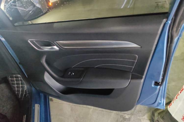Used Roewe i6 2020 PLUS 1.6L CVT 4G Connected Glory Flagship Edition Right Front Door Interior