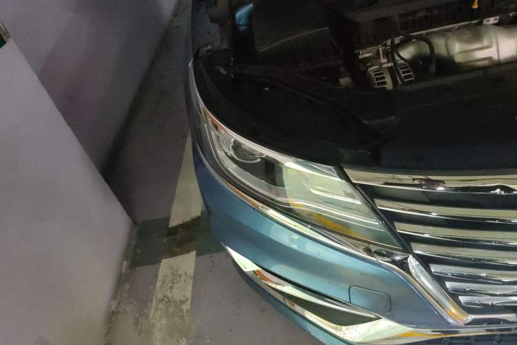 Used Roewe i6 2020 PLUS 1.6L CVT 4G Connected Glory Holographic Edition Right Front Headlight