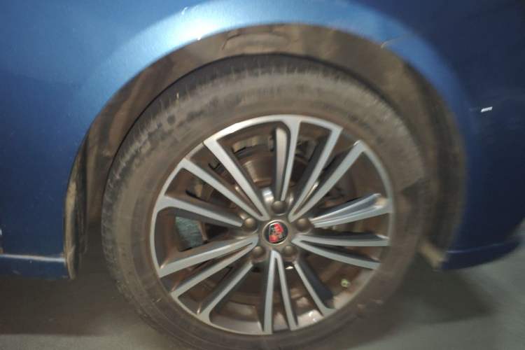 Used Roewe i6 2020 PLUS 1.6L CVT 4G Connected Glory Flagship Edition Right Front Wheel Hub