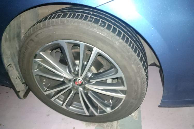 Used Roewe i6 2020 PLUS 1.6L CVT 4G Connected Glory Holographic Edition Right Front Wheel Hub