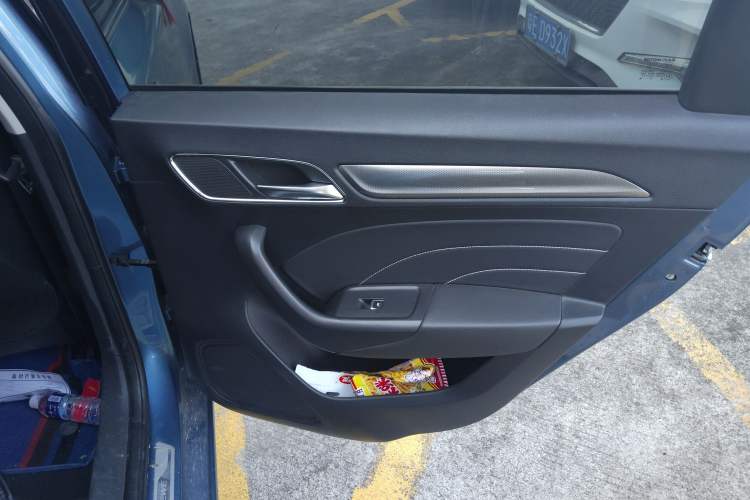 Used Roewe i6 2020 PLUS 20T TST 4G Connected Glory Flagship Edition Right Rear Door Interior