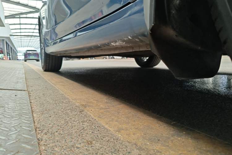Used Roewe i6 2020 PLUS 1.6L CVT 4G Connected Glory Flagship Edition Right Side Sill