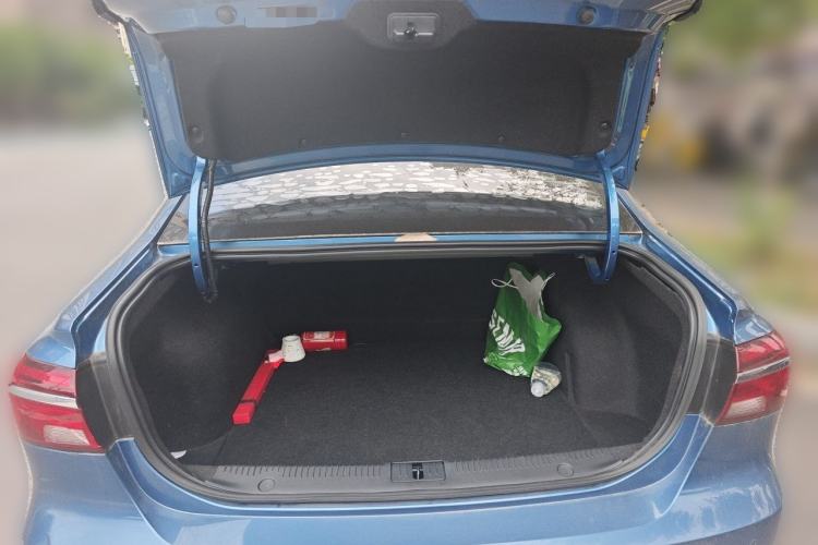 Used Roewe i6 2020 PLUS 1.6L CVT 4G Connected Glory Flagship Edition Trunk