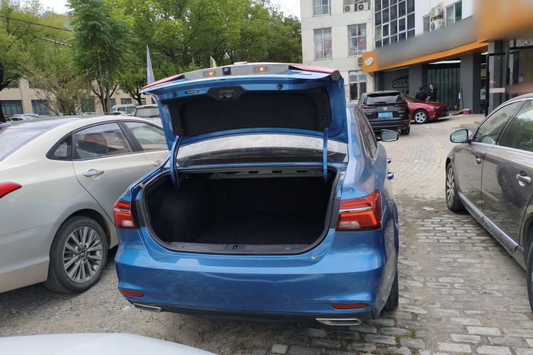 Used Roewe i6 2020 PLUS 1.6L CVT 4G Connected Glory Flagship Edition Trunk