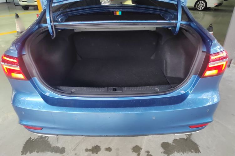 Used Roewe i6 2020 PLUS 1.6L CVT 4G Connected Glory Flagship Edition Trunk