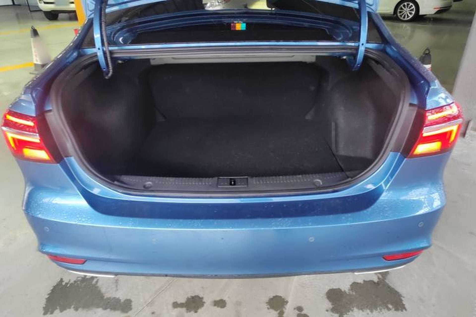Used Roewe i6 2020 PLUS 1.6L CVT 4G Connected Glory Flagship Edition Trunk