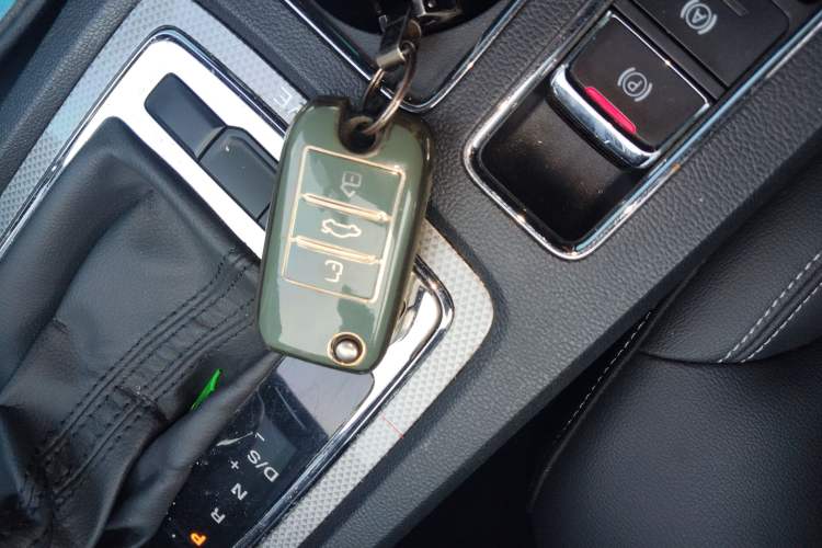 Used Roewe i6 2020 PLUS 20T TST 4G Connected Glory Flagship Edition Vehicle Key